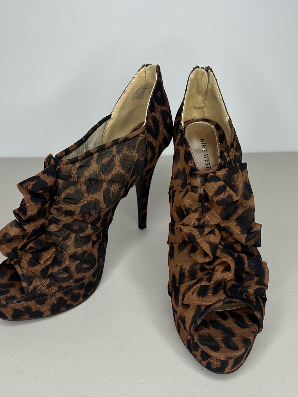 Nine West Highstreet Leopard Ruffle Peep Toe Heels Booties Women’s 12